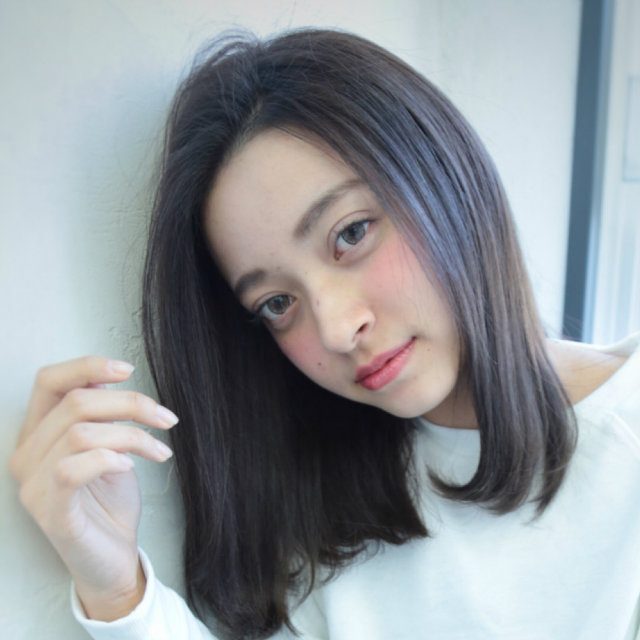 小顔効果も得られる最旬ヘアカラー ダークアッシュ で透明感のある印象美人に きれいのニュース Beauty News Tokyo