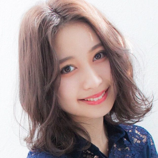 どんなヘアスタイルも相性抜群 美人度upを約束する センターパート で